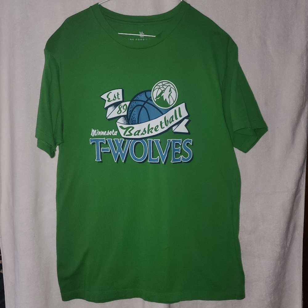 Women's‎ Medium Minnesota Timberwolves Green Tshirt by Junk Food Clothing